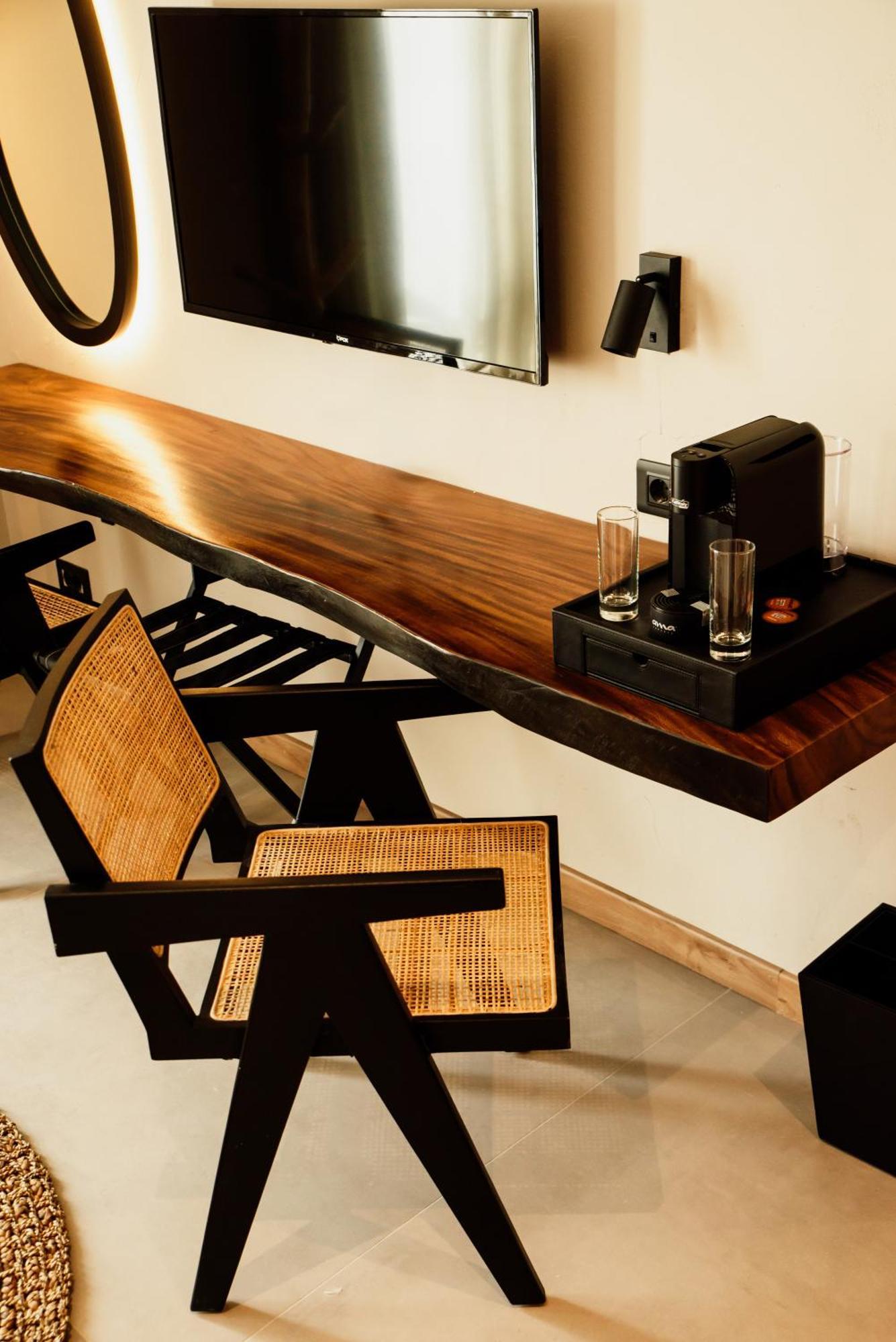 Hotel 1920 พอดโกริกา ภายนอก รูปภาพ