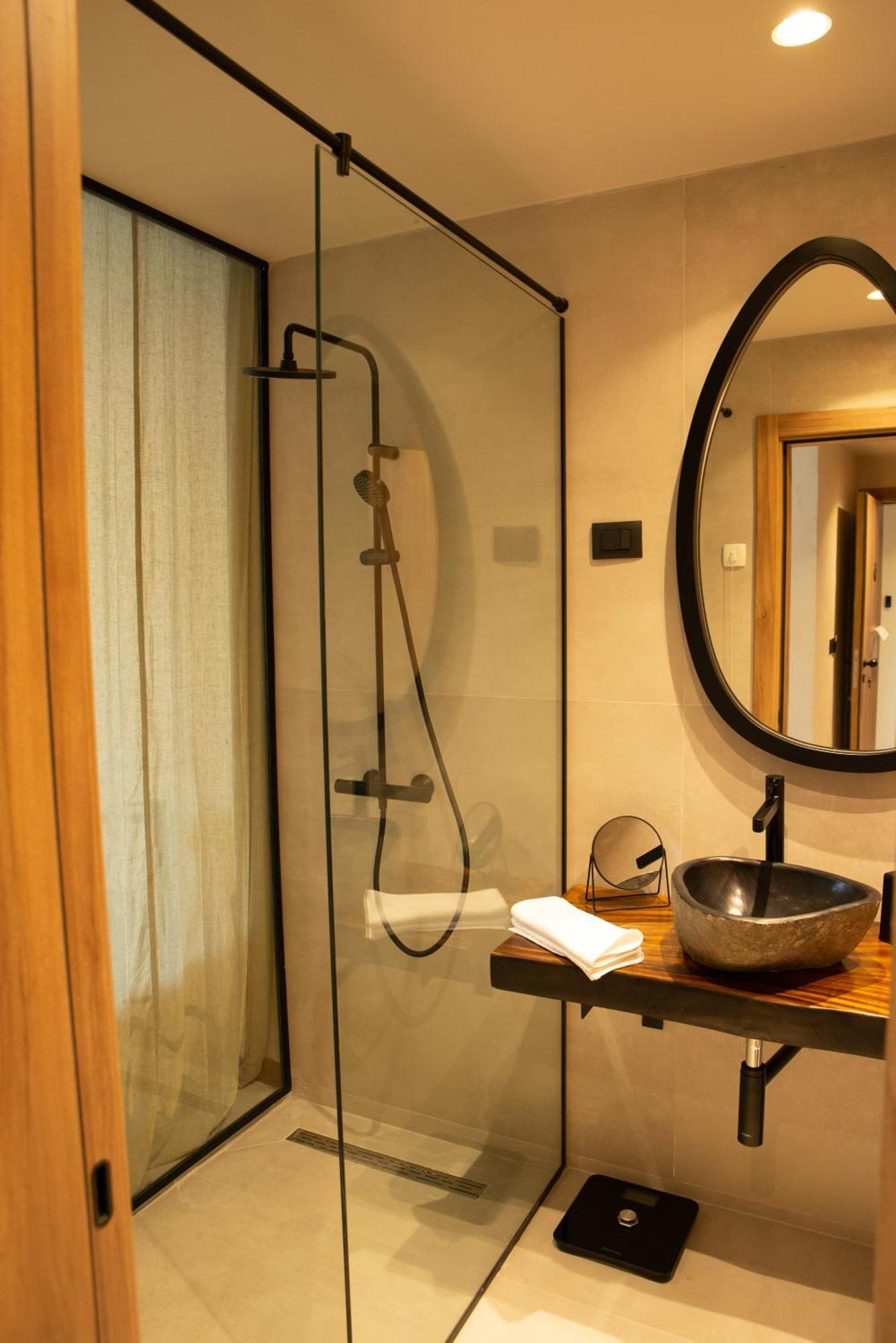 Hotel 1920 พอดโกริกา ภายนอก รูปภาพ